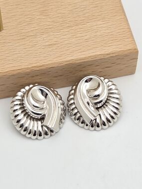 ​Vintage Coro Silver Tone Ribbed Swirl Clip-On Earrings
